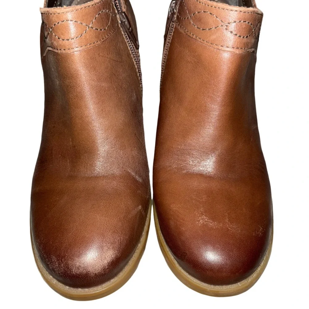 Earth Lina Austin Womans 9 Camel Cognac Color Ankle Booties